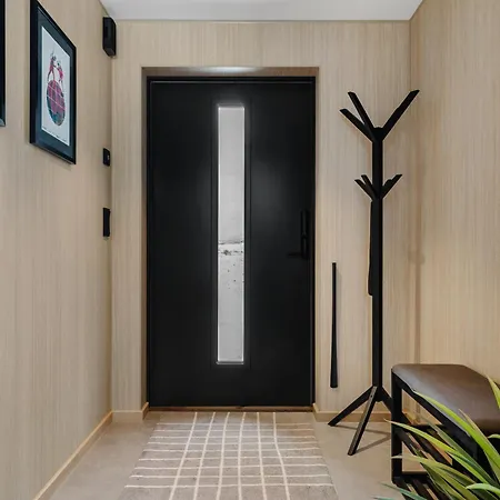 Luxury With Jacuzzi And Sauna 펜션 *